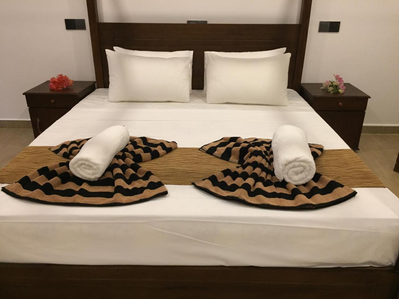 Hotel Bay Hiriketiya Dikwella Esterno foto