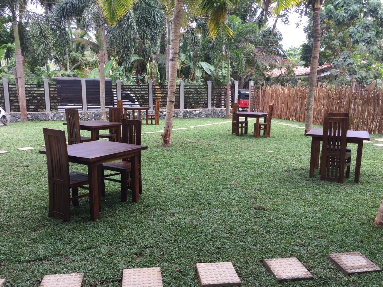 Hotel Bay Hiriketiya Dikwella Esterno foto
