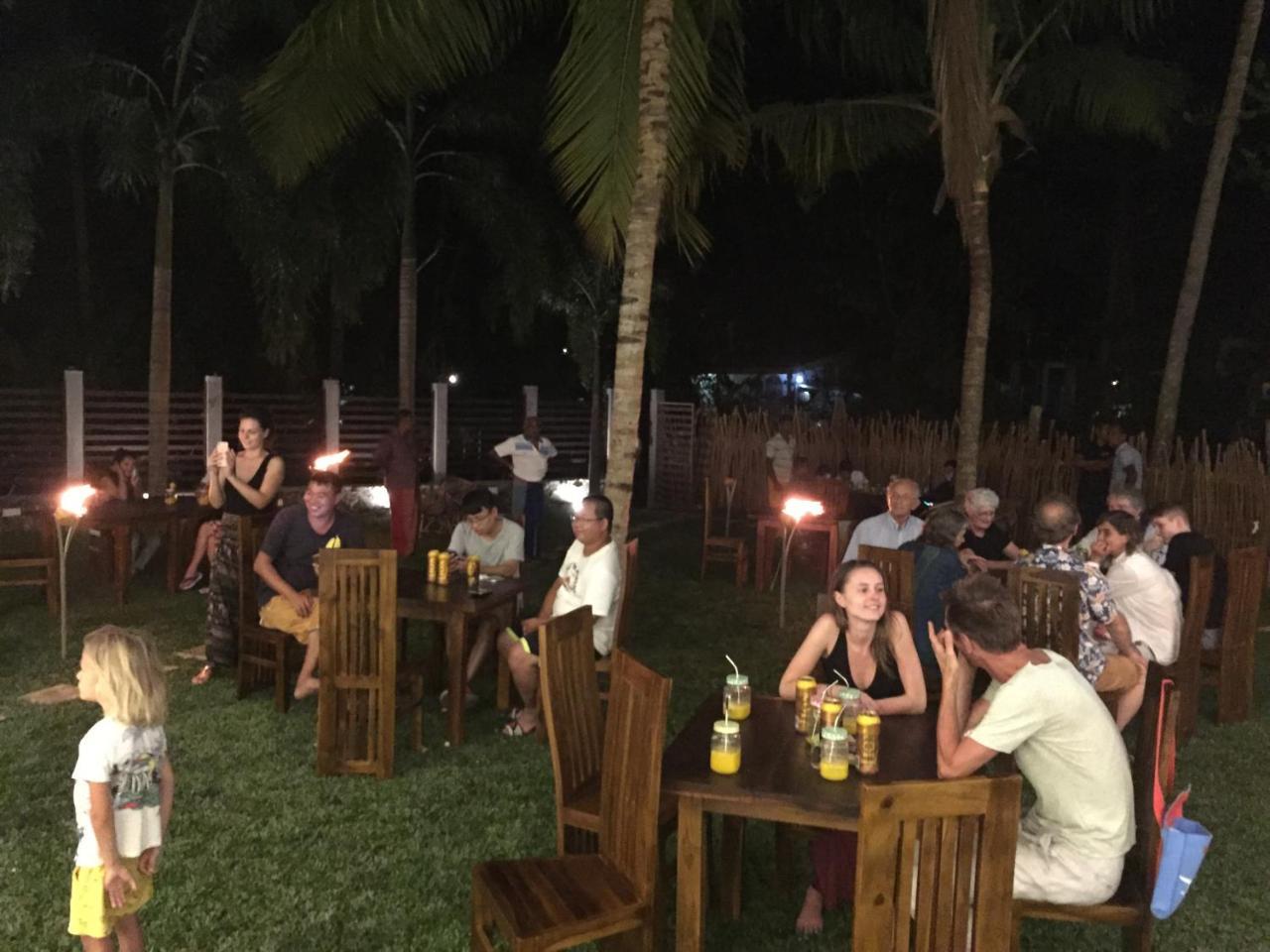 Hotel Bay Hiriketiya Dikwella Esterno foto