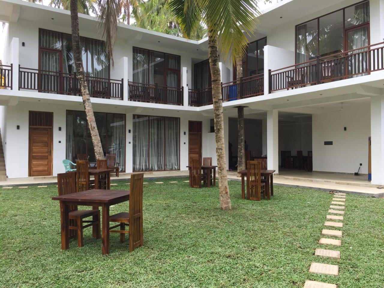 Hotel Bay Hiriketiya Dikwella Esterno foto