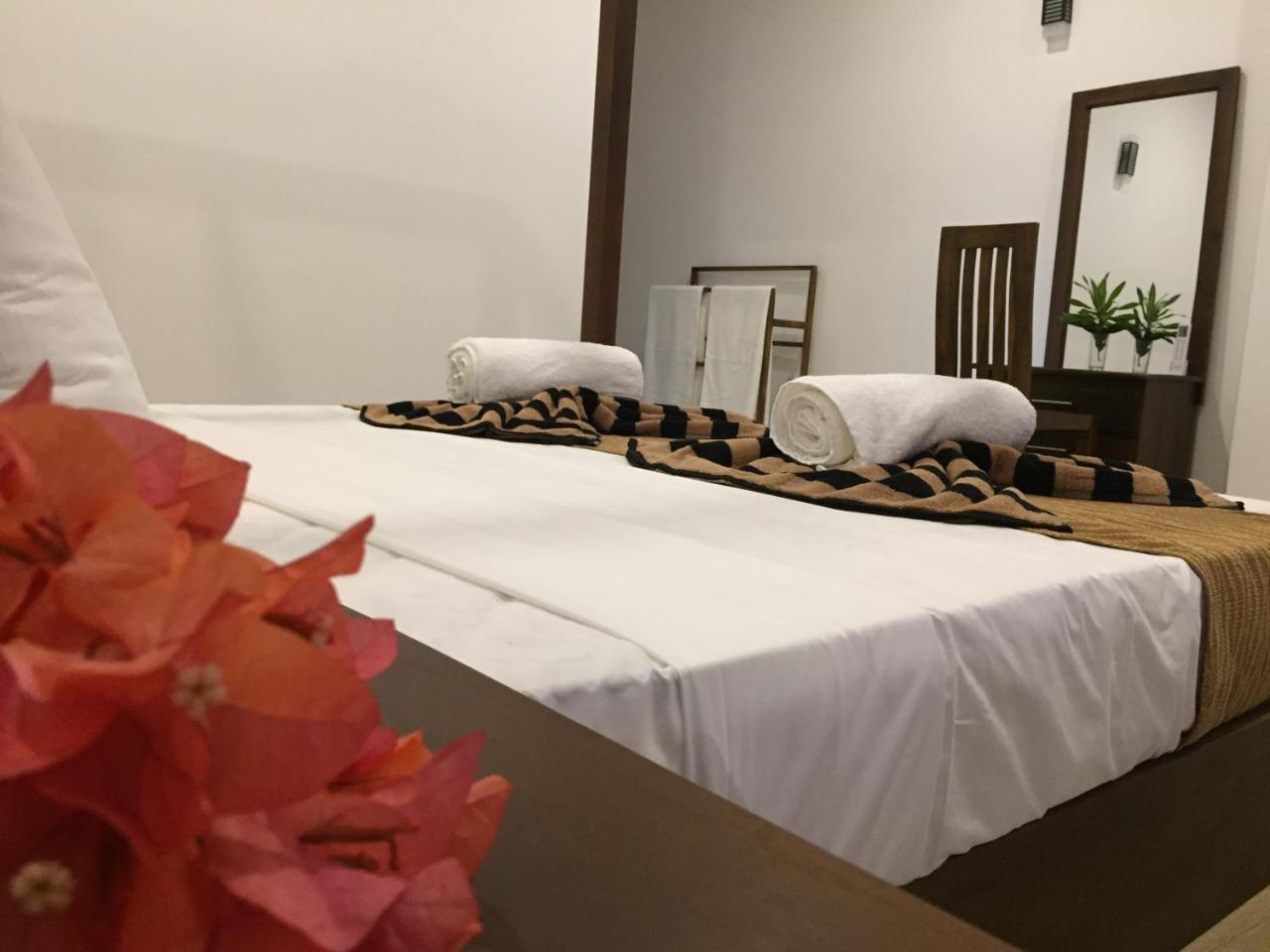 Hotel Bay Hiriketiya Dikwella Esterno foto