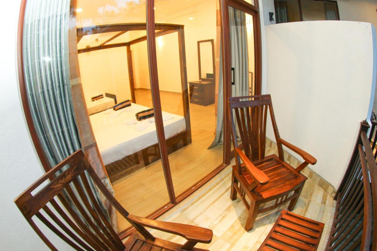 Hotel Bay Hiriketiya Dikwella Esterno foto